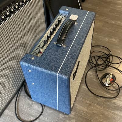 Supro 1622RT Tremo-Verb 25W 1x10 Combo 2015 - Present - Blue Rhino Used plus foot switch image 2