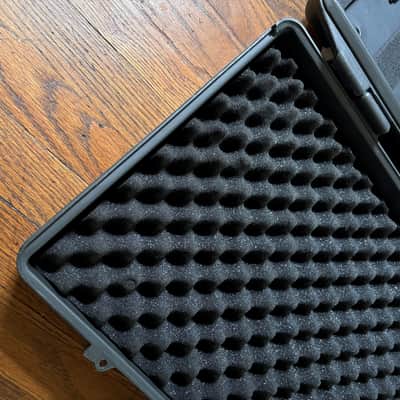 low-mileage Boss BCB-60 Pedalboard / Carrying Case NO POWER SUPPLY, missing parts image 7