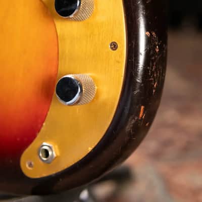 Fender Vintage 1958 Precision Bass - 3 Tone Sunburst with Original Hardshell Case - Used image 19