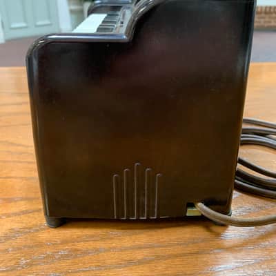 Vintage Magnus Organ Model 1510 image 10