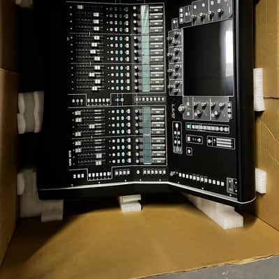 Allen & Heath dLive S3000 image 4
