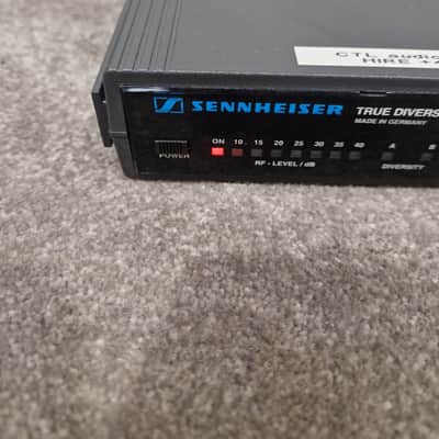 Sennheiser EM1031-V True Diversity Receiver - Professional Audio, True Diversity Technology - Excellent w/ Power Supply & Hard Case & Sennheiser Mic Transmitter image 6