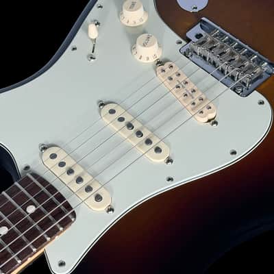 2018 Fender Stratocaster American Professional w Custom Shop Texas Special Pickups ~ 3-Color Sunburst image 5