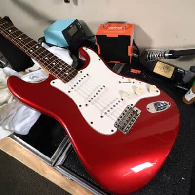 1998 Fender Deluxe Powerhouse Stratocaster Electric Guitar Red image 16