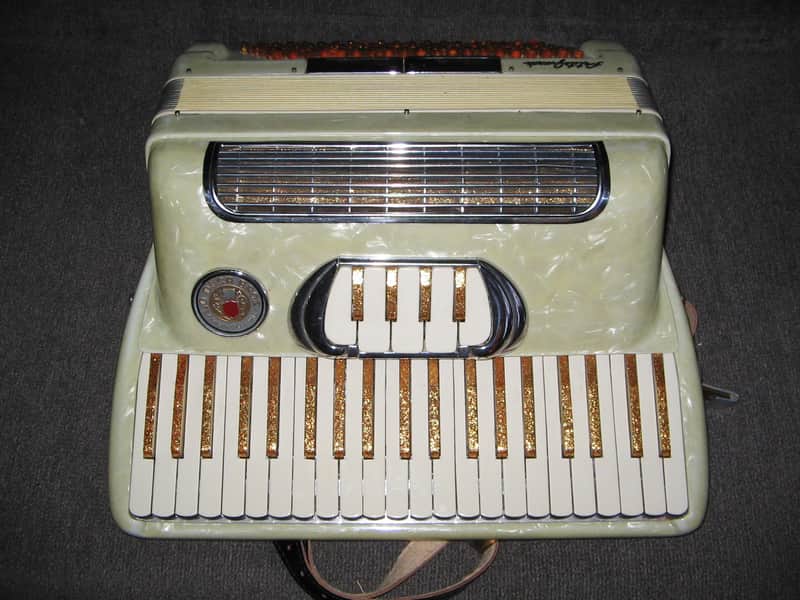 Lo Duca Brothers PetiteGrande Accordion image 1