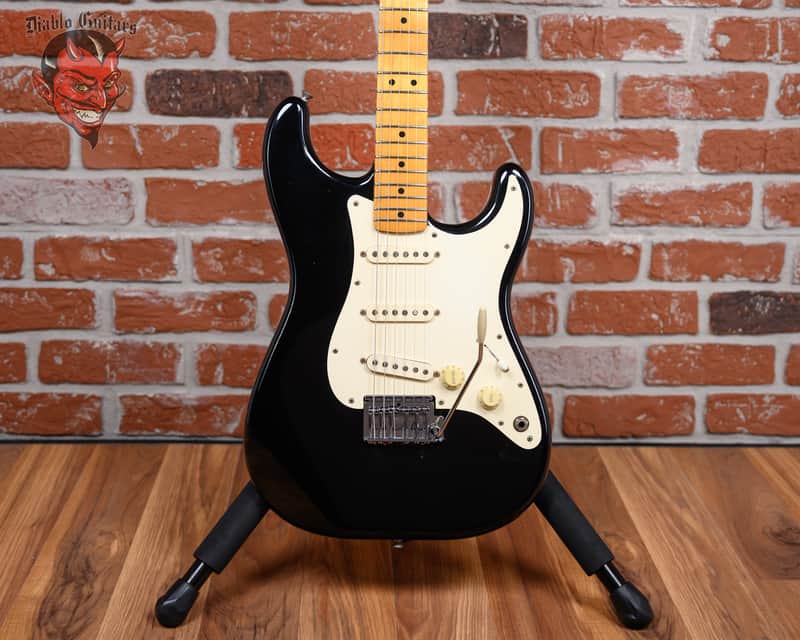 Fender Standard Stratocaster (2-Knob) 1983 - 1984 | Reverb