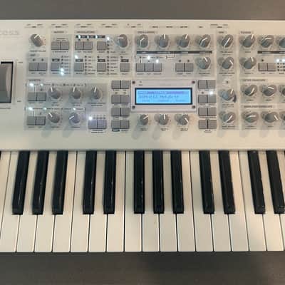 Access Virus TI Polar 37-Key Digital Synthesizer 2009 - 2023 - White