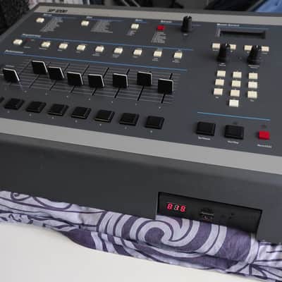 E-MU Systems SP-1200 8-Voice Drum Sampler 1987 - 1996 Grey image 3