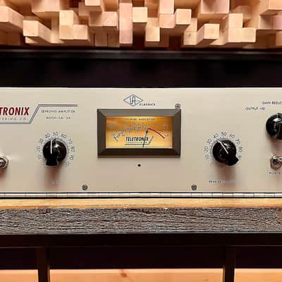 Universal Audio Teletronix LA-2A Leveling Amplifier / Optical Compressor. LA 2A LA2A image 1