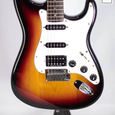 Fender American Deluxe Stratocaster HSS Sunburst image 2