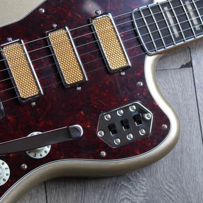 FENDER "Gold Foil Jazzmaster, Ebony Fingerboard, Shoreline Gold" GIGBAG, 3, 76 KG image 5