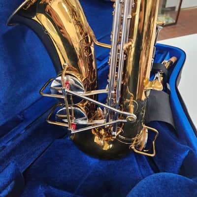Vintage 1966 Martin Imperial Alto Sax, Orig. Lacquer, New Pads, New Case image 9