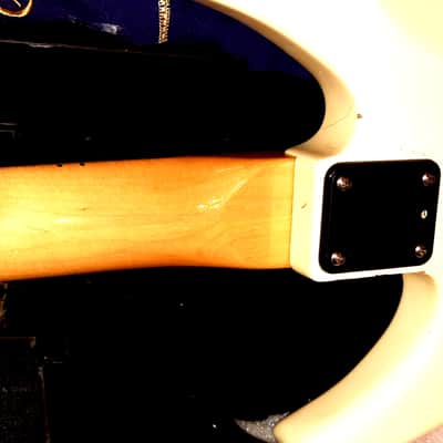 LOCAL PICKUP ONLY VEGAS>Peavey Patriot bass guitar 1986 - white, with factory yellow wood, and player modified with natural wood, NEEDS ELECTRONIC CONNECTION image 20