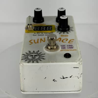 Unbranded Sun Face Clone Fuzz Effects Pedal - White image 5