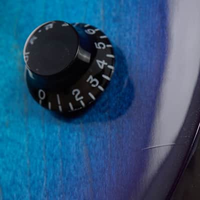 Gibson Les Paul Studio, Blueberry Burst | Demo image 10