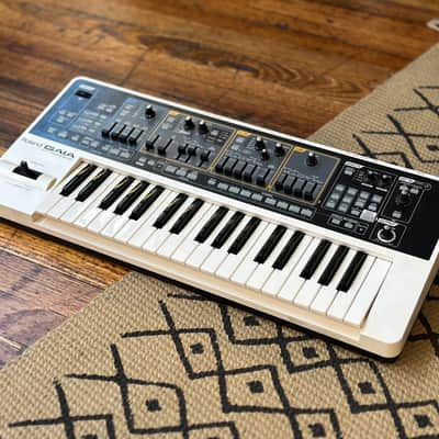 Roland SH-01 GAIA Synthesizer image 5