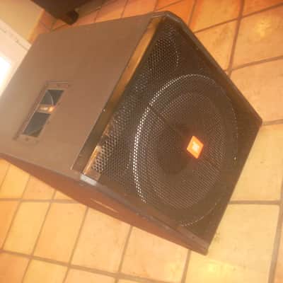 JBL SRX 718S Works Perfect image 3