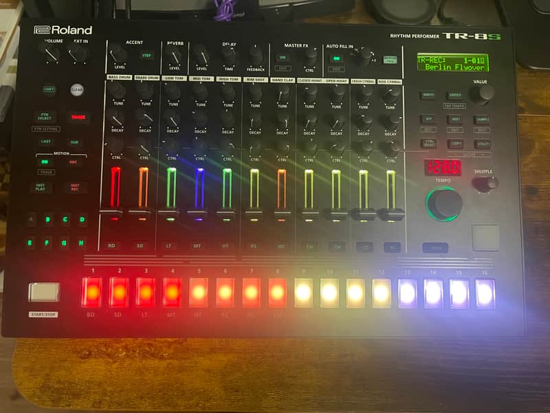 Roland TR-8S AIRA Rhythm Performer with Sample Playback 2018 - Present Black image 1