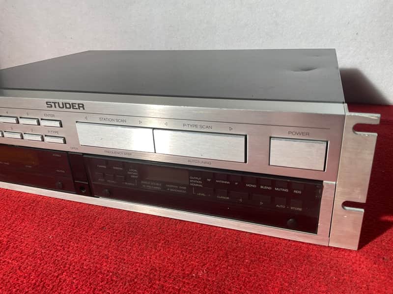 Studer A 764 FM TUNER image 1