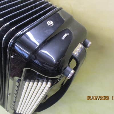 Guistozzi 2+2 Accordion image 6