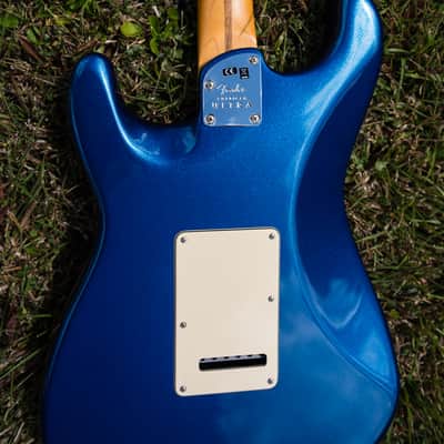 Fender American Ultra Stratocaster HSS with Rosewood Fretboard 2019 - Present - Cobra Blue image 3