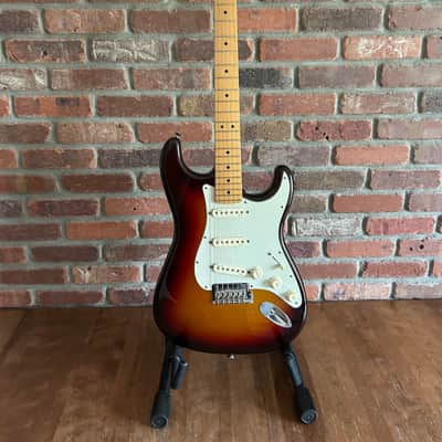 Fender American Deluxe *Strat Plus* 2013 Maple Fretboard - Mystic 3-Color Sunburst image 8