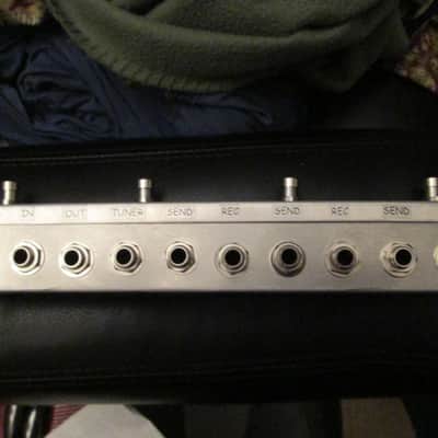 Loop Master Clean/Dirty effects switcher with tuner, bypass and extra loop. 2016 Aluminum image 3