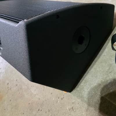 RCF TT25CXA monitors image 13