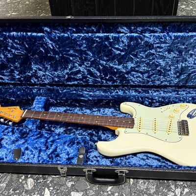 Fender Vintage II 1961 Stratocaster - Mod image 1