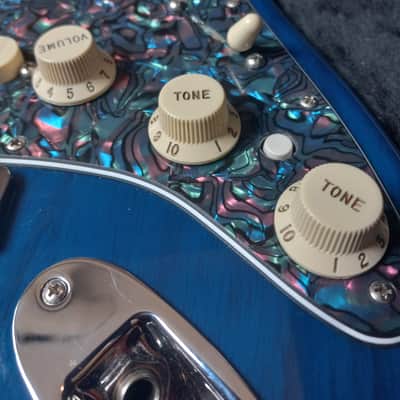 Fender Deluxe Stratocaster MIM w/Push Push Button, CTS 500k treble bleed pot, HSC Bild 2