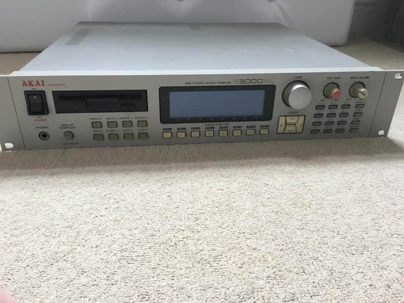 Akai S3000XL MIDI Stereo Digital Sampler