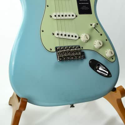Fender Vintera II Road Worn 60s Stratocaster Sonic Blue Nitro Vintage Pickups with Case image 2