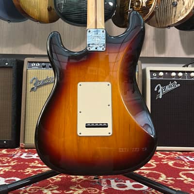 Fender 60th Anniversary American Series Stratocaster 3TS image 5