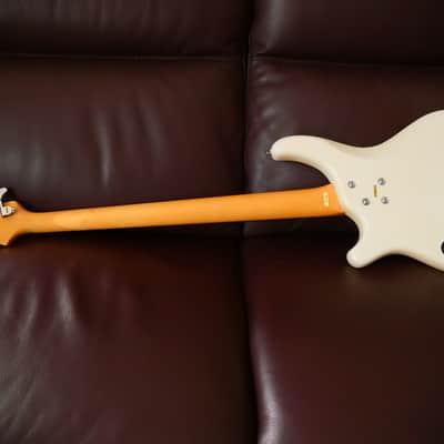Washburn B2 four string bass, 1990 - Gloss pearl white image 3