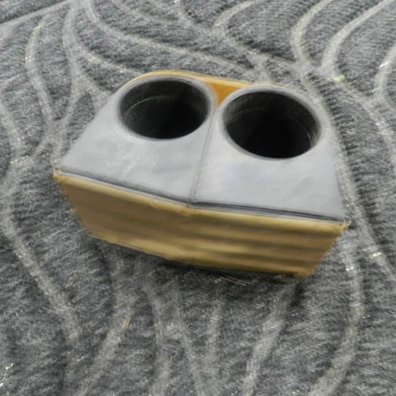 Roland 1 1/2IN TUBE RACK FEET -- PAIR