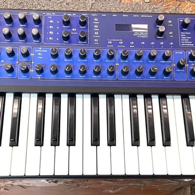 Dave Smith Instruments Mono Evolver PE 32-Key Monophonic Synthesizer 2006 - 2010 - Blue with Wood Sides