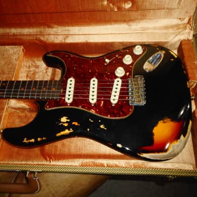 Fender 1961 Reissue Heavy Relic Stratocaster 2024 - Black over sunburst image 1