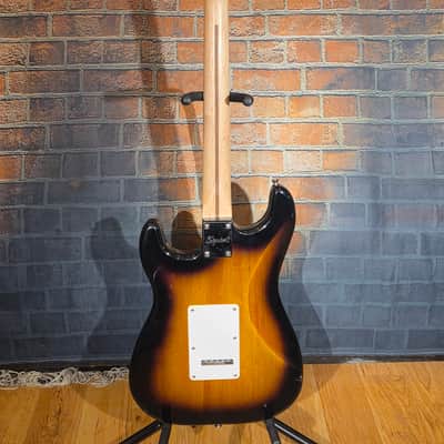 Squier 2019 Affinity Series Stratocaster Indian Laurel Fretboard 2-Color Sunburst image 15