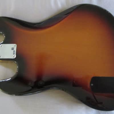 Fender Reggie Hamilton Jazz J Bass Artist Series 3 Tone Sunburst Hardshell CASE image 4