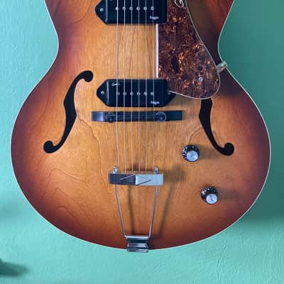 Godin 5th Avenue CW Kingpin II 2010s - Cognac Burst image 3