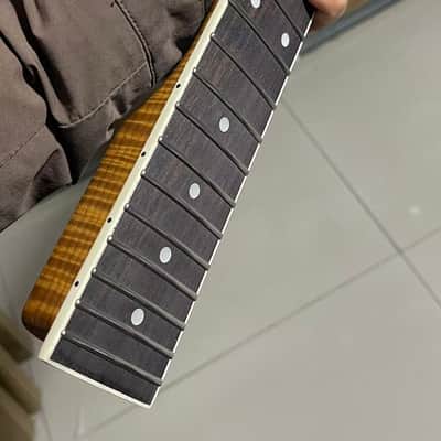 white binding Round end stainless steel 22 frets 5a roasted flame Maple guitar neck 25.5inch hole 10mm Rosewood fingerboard image 5