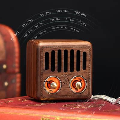 Vintage Radio-Red image 9