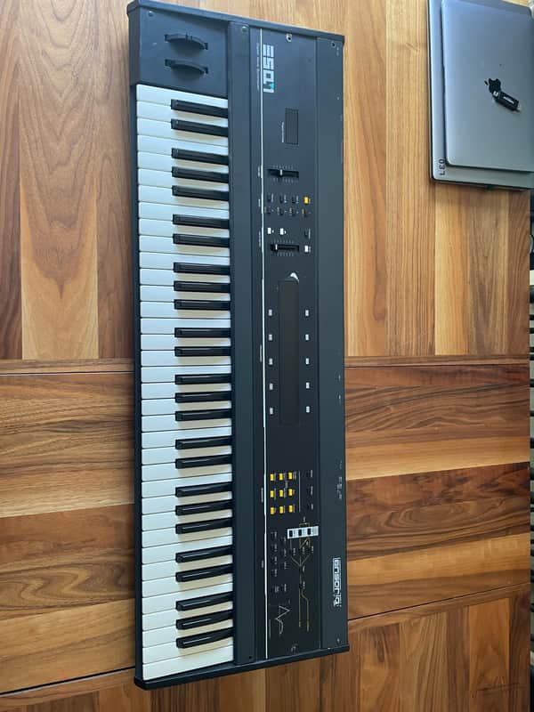 Ensoniq ESQ-1 Wave Synthesizer 1986 - Black