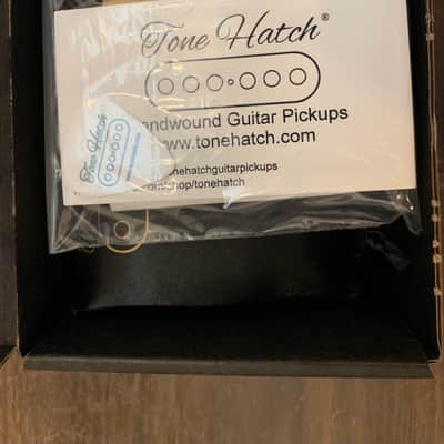 Tone Hatch 215 Union Mustang Pickups 2026 - White image 4