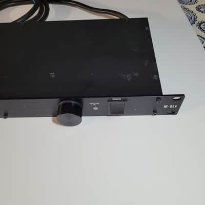 Furman M-8Lx Power Conditioner with Lights 2010s - Black image 3