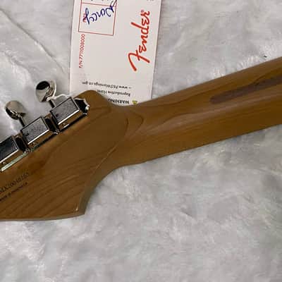 NEW! Fender Limited Edition Independent Dealer Exclusive II Player Stratocaster - Roasted Maple Neck - Olympic White - 7.8lbs - Authorized Dealer - G07153 image 10