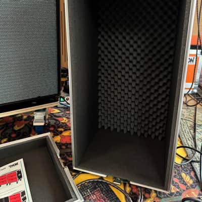 AMPEG BASS RIG: Ampeg V-4B 100-watt Tube Bass Head + Ampeg SVT-212AV closed-back bass Cabinet + THON flight case (for the amp head) 2024 - black with classic silver mesh grill image 12