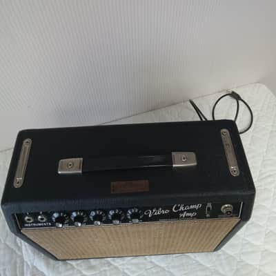 1965 Fender Vibro Champ Amp - Black Face Transitional image 2
