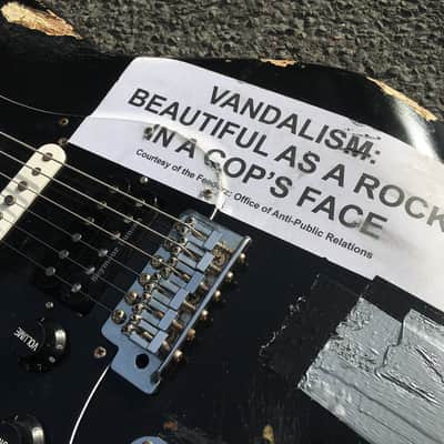 Kurt Cobain Vandalism Strat Nirvana Squier 1998 Left handed Guitar Road Worn stratocaster Seymour tb image 4