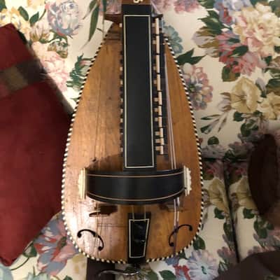 hurdy gurdy made by French maker Perreau 1742 hand made mid-18c - French polish image 1